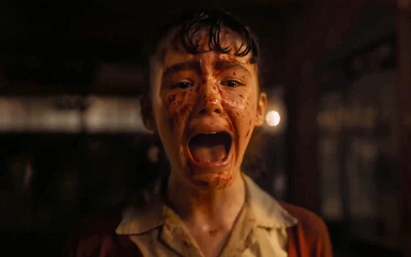 IT: Welcome to Derry Time Travel: Can Pennywise See the Future? Lilly screaming with blood on her face in it: welcome to derry