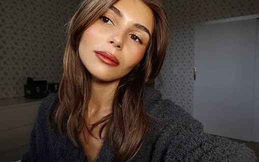 Olivia Jade in her my go to summer skin youtube vlog