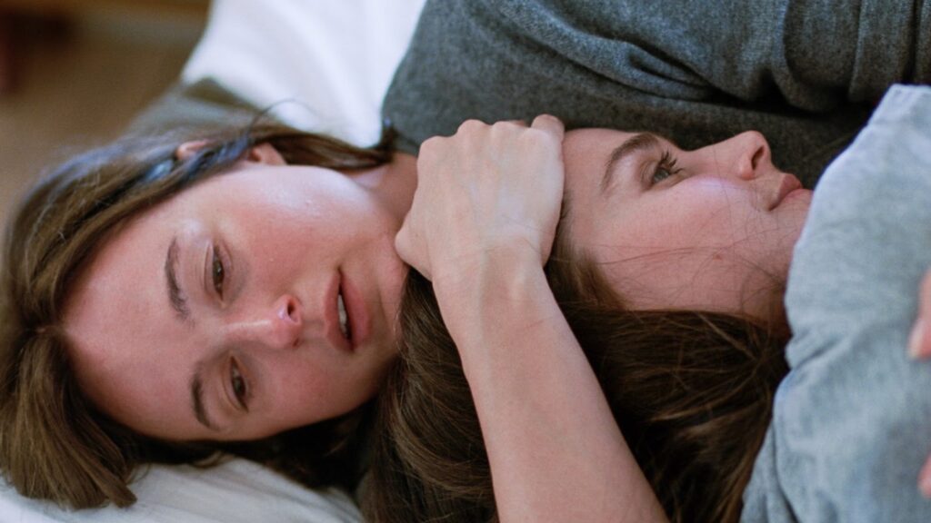 Sisters embracing each other in Sentimental Value 