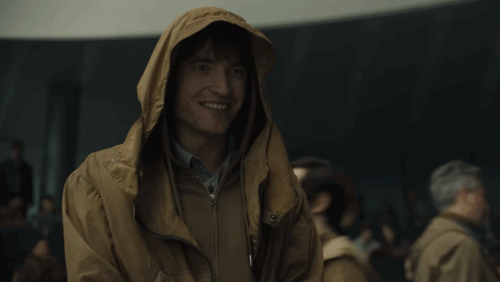 robert pattinson in mickey 17