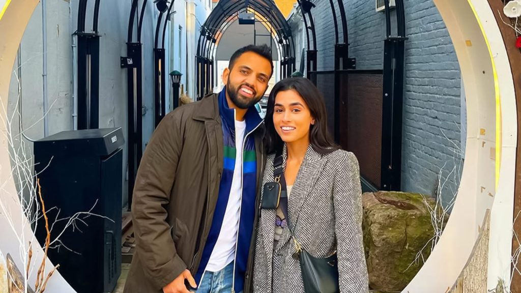 Jasleen Singh, Akaash Singh