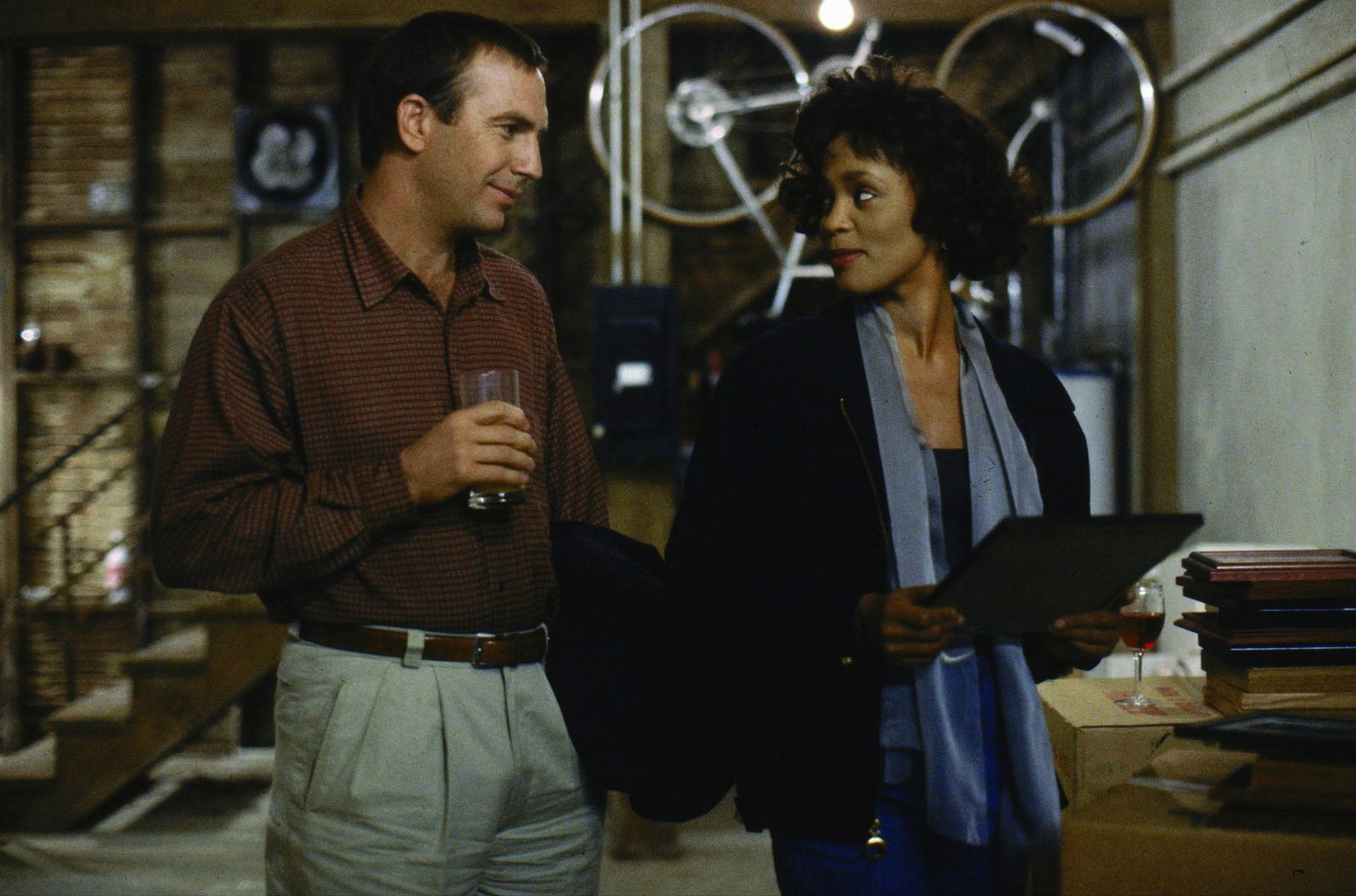 Kevin Costner’s Only Movie With Whitney Houston: Why Critics Hated It ...