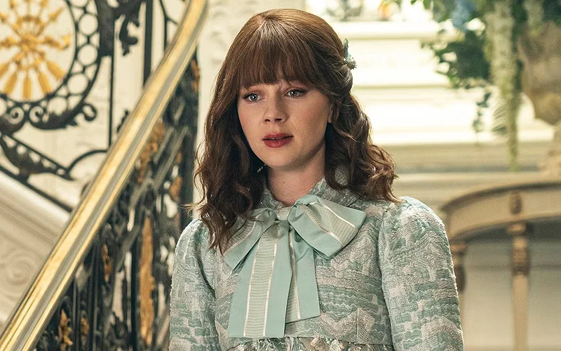 Why Eloise Becomes Bridgerton Season 4’s Key Character 1 claudia jessie as eloise in bridgerton