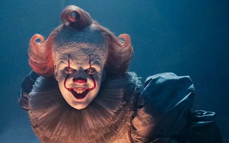 Welcome to Derry Episode 5: Why Did the Military Switch to Red Lights? The Scene Finally Explained Bill Skarsgård as Pennywise the Clown