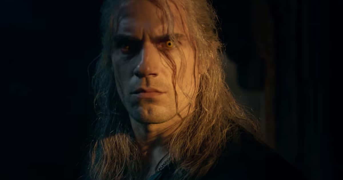 Henry Cavill with silver white hair in The Witcher 