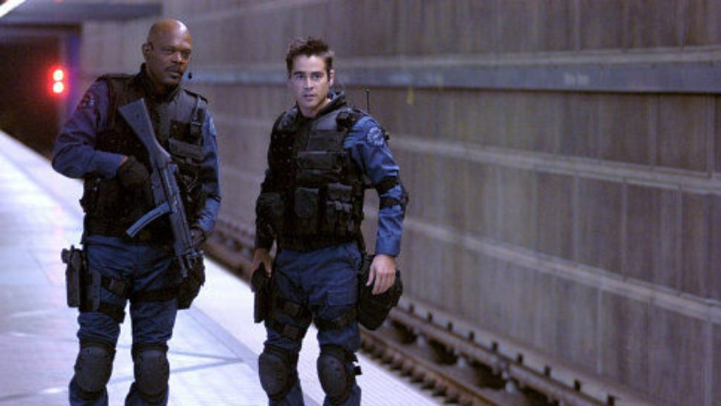 Colin Farrell with Samuel L. Jackson in S.W.A.T.
