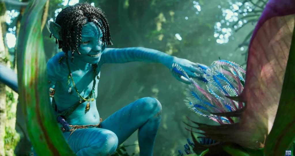 Tuk tocando y jugando con plantas en Avatar: The Way of Water