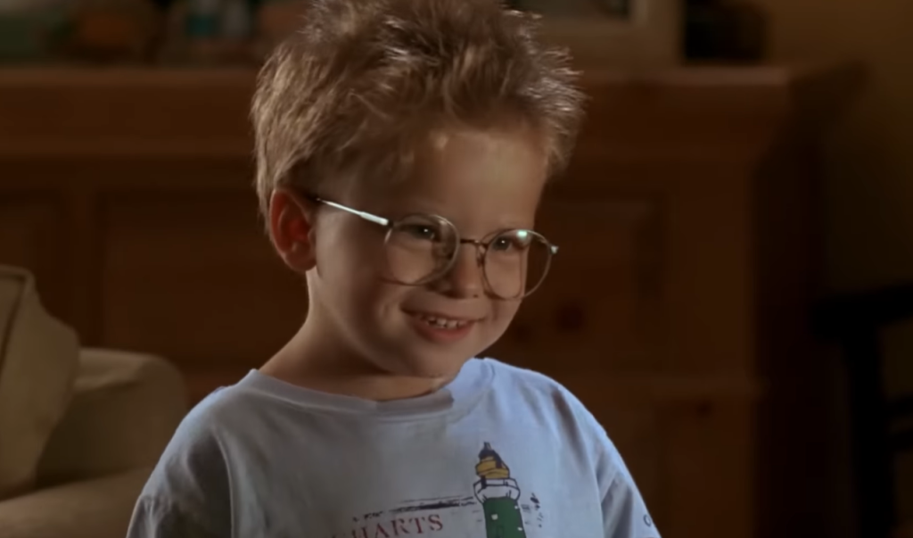 Ray wearing glasses in Jerry Maguire 