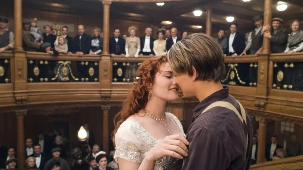 Kate Winslet and Leonardo DiCaprio in Titanic, during the ending scene 