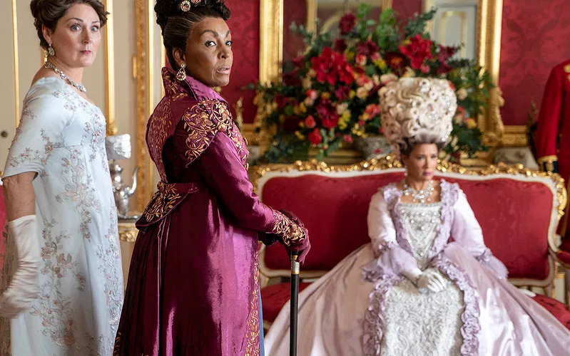 Bridgerton: Queen Charlotte & Lady Danbury Season 4 Ballroom Scene Breakdown 4 Bridgerton still featuring queen charlotte and lady danbury