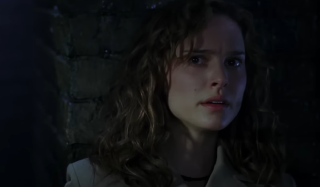 Natalie Portman with curly hair 