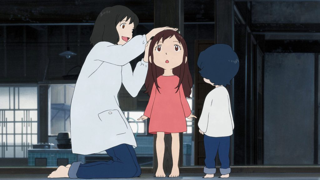 hana sets yuki's hair while ame is watching in wolf children