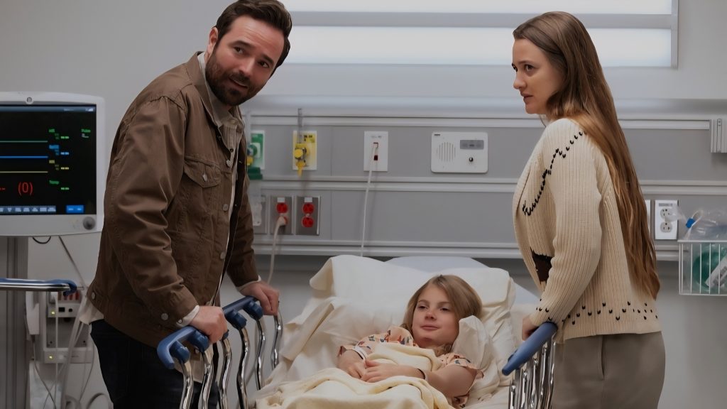 Patrick Mulvey, Annabelle Toomey, and Ino Badanjak in season 2 of The Pitt (2025)