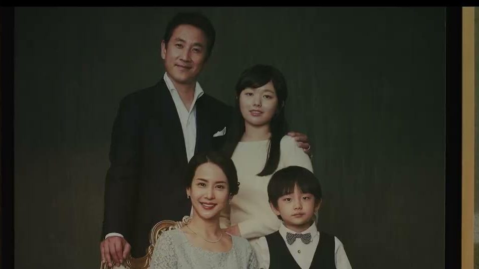 A still from Parasite 