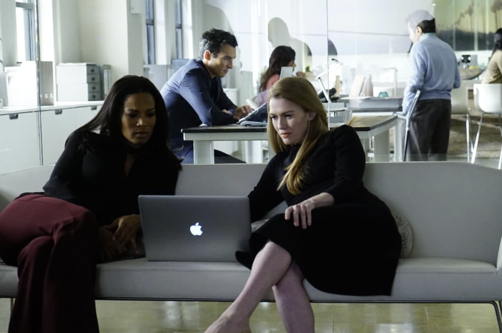 Mireille Enos and Rose Rollins in The Catch (2016)