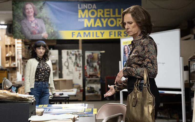 Dan Levy and Taylor Ortega Shine in Crime-Driven Comedy 12 (L to R) Abby Quinn as Natalie and Laurie Metcalf as Linda in BIG MISTAKES.