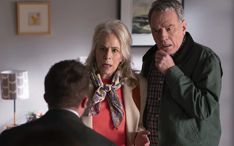 Muniz, Cranston, and Kaczmarek Return in an Anarchic, Wildly Funny Revival 5 177031 0174 V2 scaled