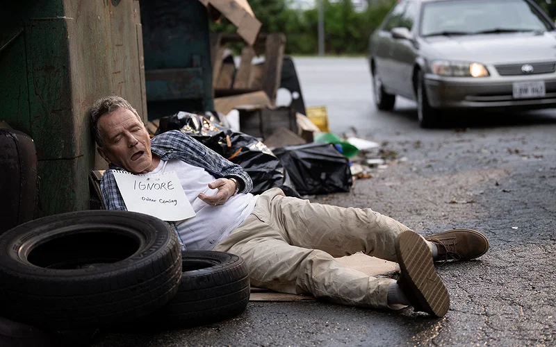 Muniz, Cranston, and Kaczmarek Return in an Anarchic, Wildly Funny Revival 4 177294 0400 scaled