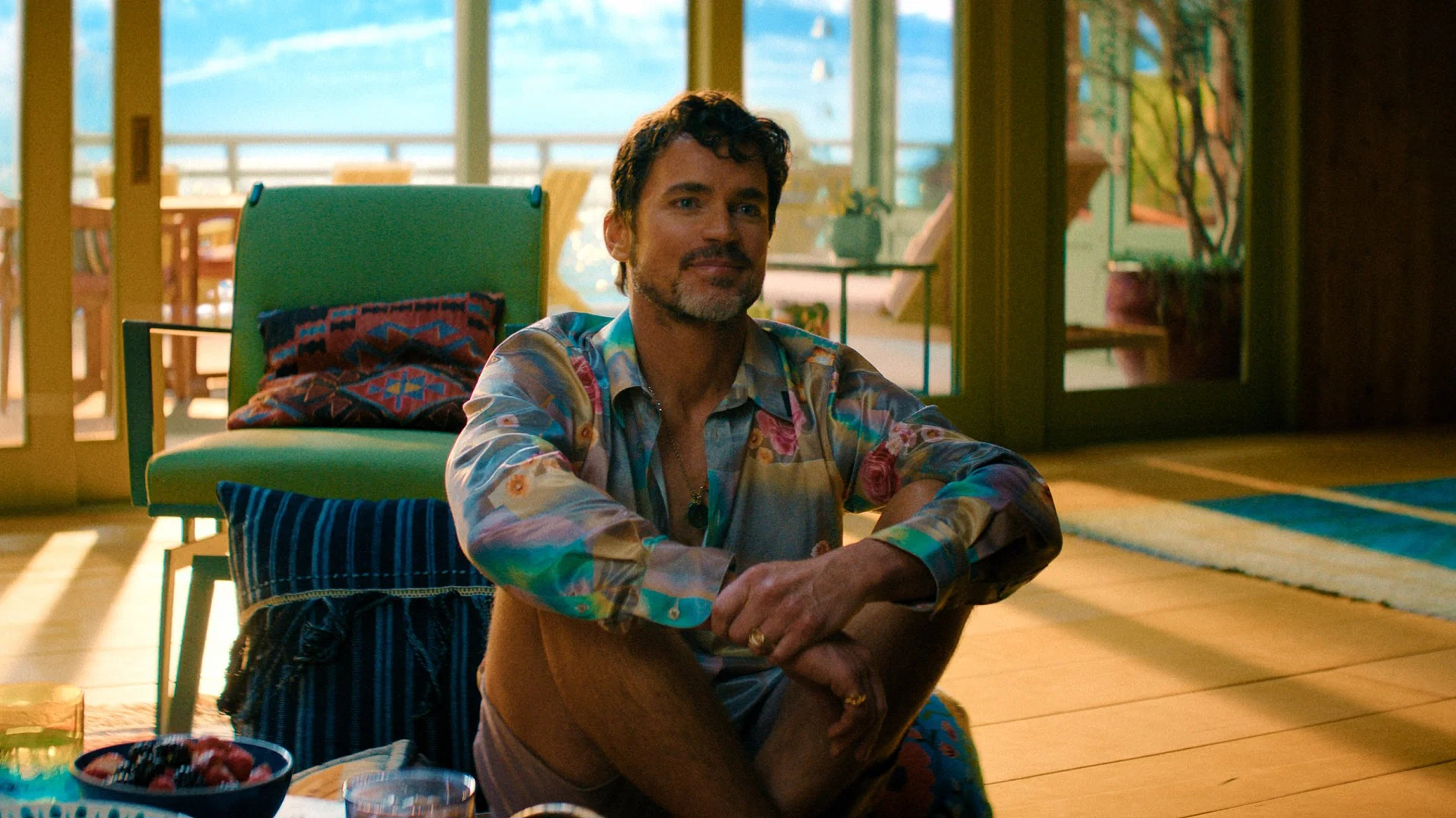 Reeves Shines in a Thoughtful, Foul-Mouthed, and Empathetic Comedy 11 003 Outcome Feature F00038F f