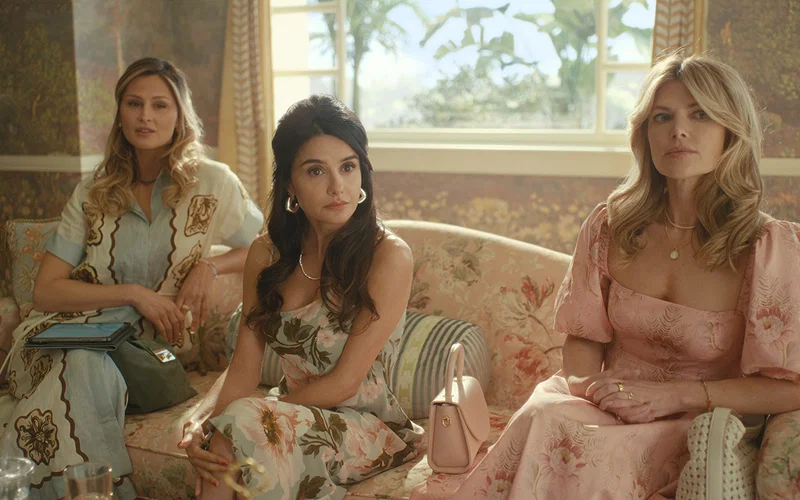 A Brilliant, Exciting Follow-Up Shackled by Its Own Franchise 15 Beef. (L to R) Amanda Rea as Becca, Mikaela Hoover as Ava, Stevie Nelson as Claire in episode 202 of Beef. Cr. Courtesy of Netflix © 2026
