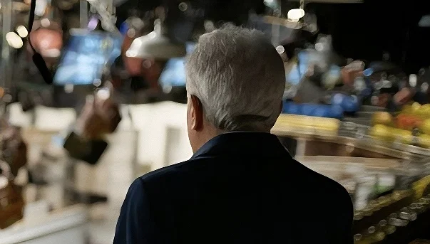 A Frustratingly Hollow Portrait of a Comedy Titan 10 Lorne Michaels looking over the set of SNL