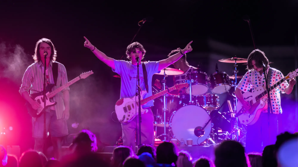 Music band in The Runarounds 