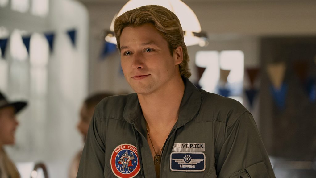 Stephen Kalyn as Dean Di Laurentis