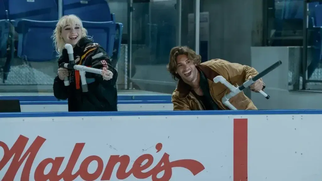 Jules and Logan in Off Campus