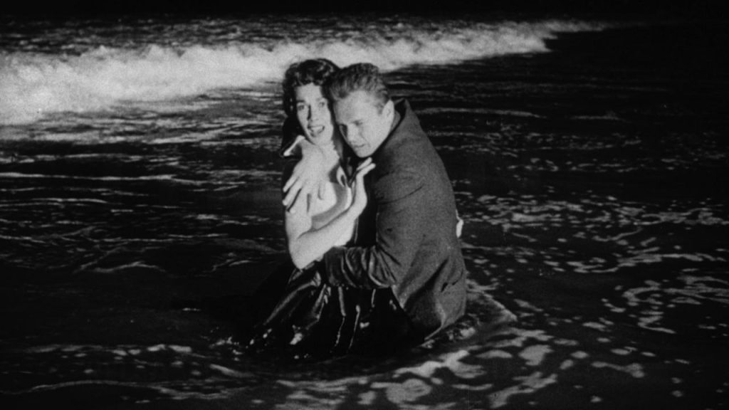 Ralph Meeker and Maxine Cooper in Kiss Me Deadly