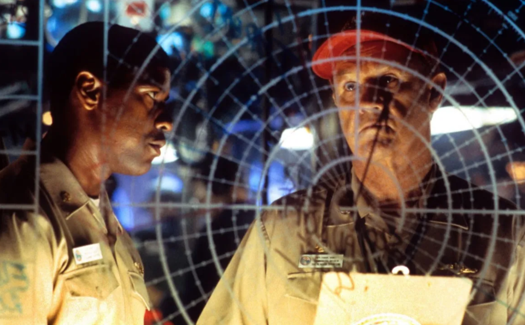 Gene Hackman and Denzel Washington in a still from Crimson Tide