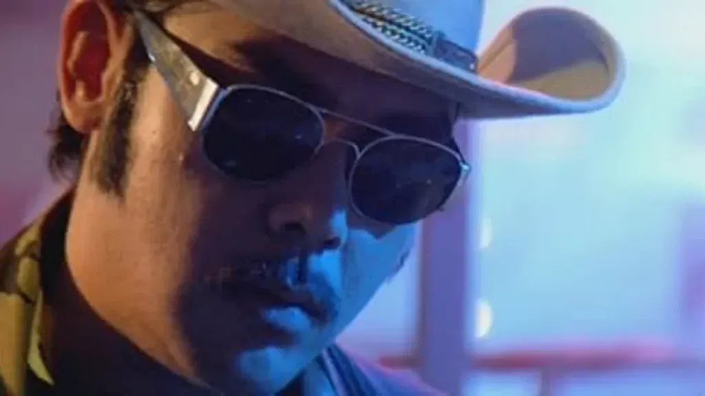 10 Must-Watch Hong Kong Action Movies, Including The Furious, Ranked 21 A still from A Hero Never Dies