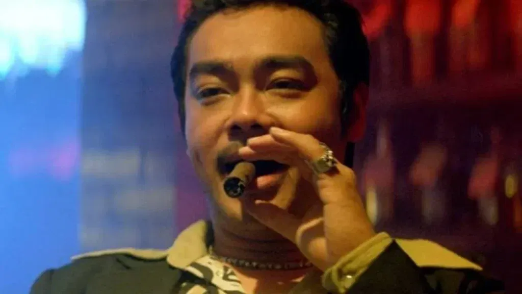 10 Must-Watch Hong Kong Action Movies, Including The Furious, Ranked 22 A still from A Hero Never Dies
