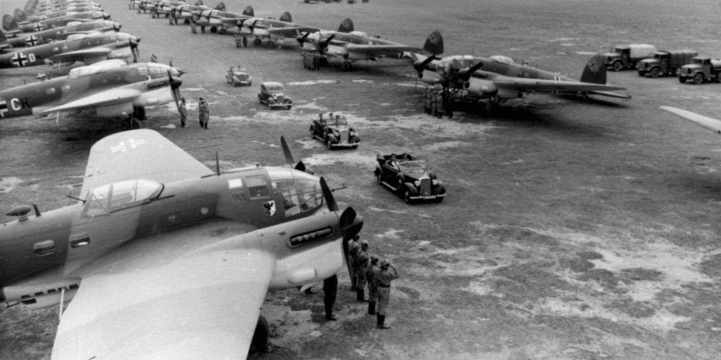 World War II planes wait for deployment 