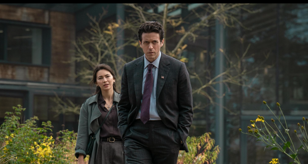 Ashley Zukerman and Jessica Henwick in Silo (2023)

