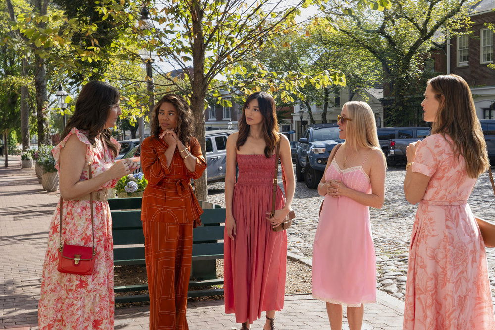  (l-r)  DArcy Carden as Brooke, Regina Hall as Dru-Ann, Gemma Chan as Gigi, Chloë Sevigny as Tatum, Jennifer Garner as Hollis  (Photo by: Seacia Pavao/PEACOCK)