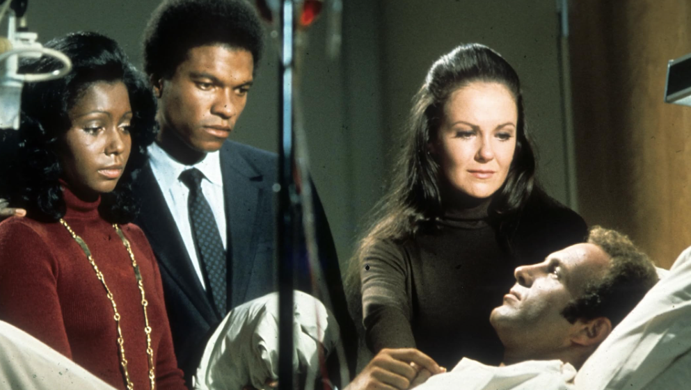 James Caan, Shelley Fabares, Billy Dee Williams, and Judy Pace in Brian's Song (1971)