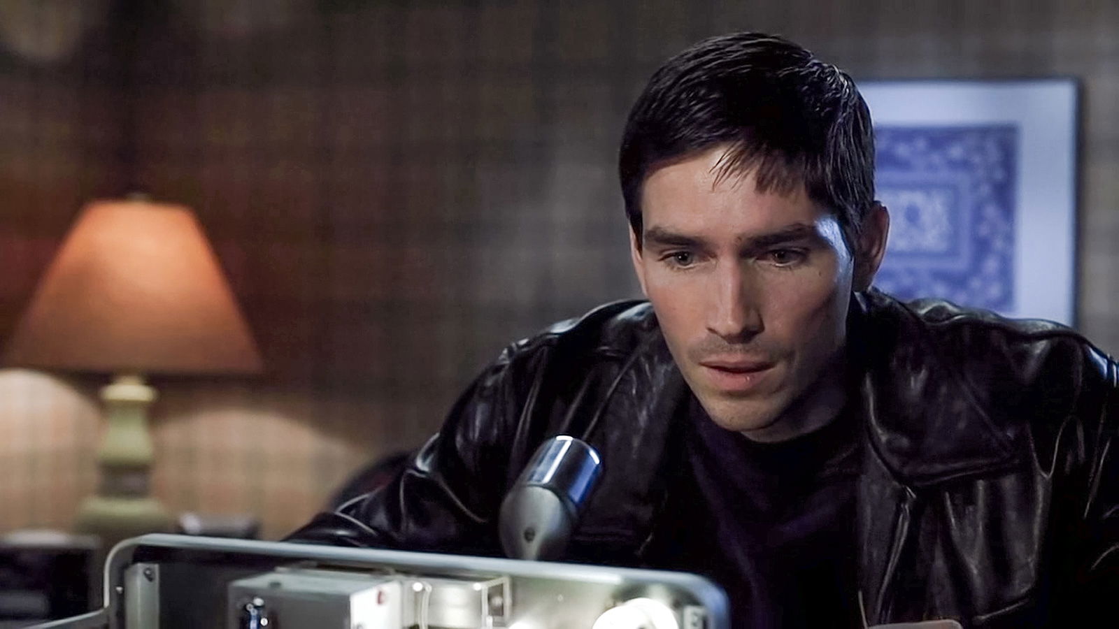 26 Years Later, Primal Fear Director’s 118-Minute Jim Caviezel Sci-fi Hit Takes Over Streaming