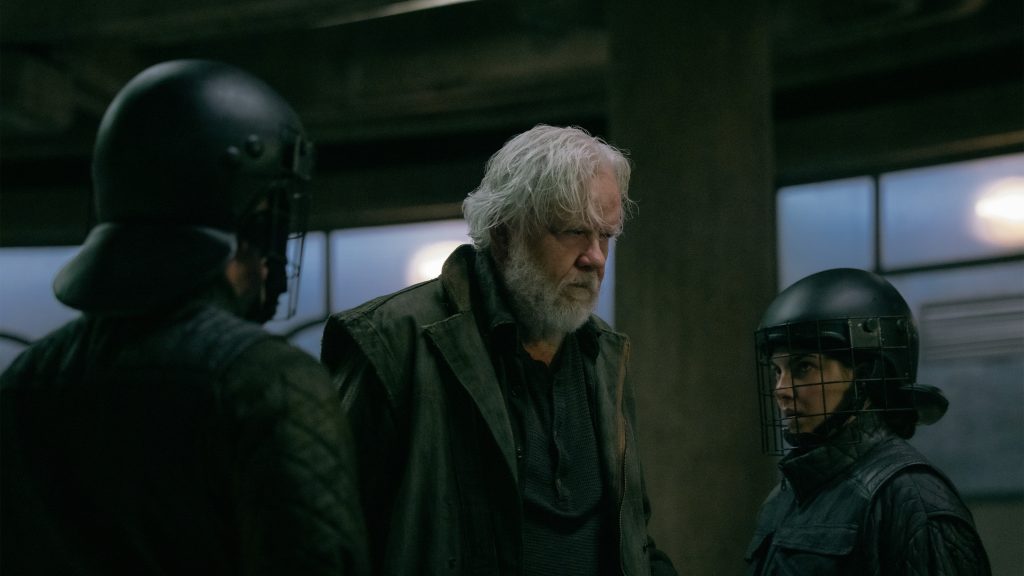 Tim Robbins in Silo season 3 episode 9