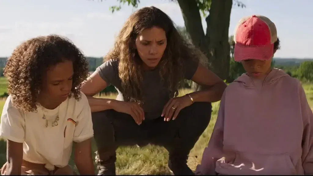 3 Most Unfairly Canceled Movies of the 21st Century (And 3 That Deserved It) 4 Halle Berry in a still from The Mothership