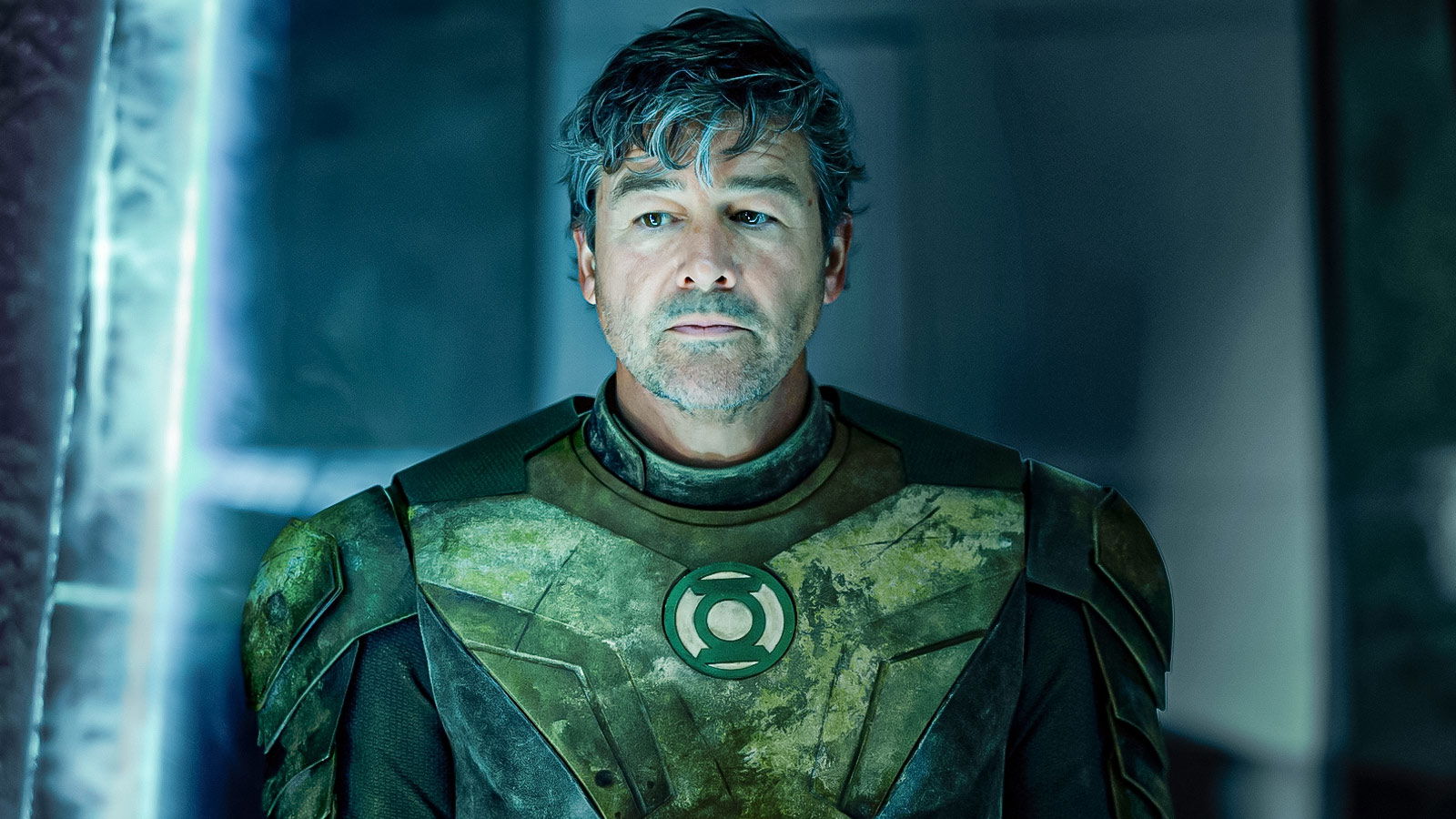'Lanterns' Reveals First Look at Hal Jordan's Battered Green Lantern Suit