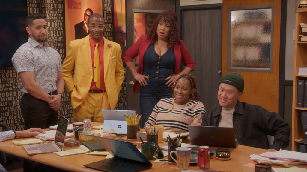 The Varnell Hill Show Season 1 Review: A Decent Return to Sitcoms for Davidson 8 (L-R): Neil Brown Jr. as Thad, Tommy Davidson as Varnell Hill, Wendy Raquel Robinson as Rachel Perkins, Mina Quarterman as Courtney, and Tim Chantarangsu as George in episode 1, season 1, of The Varnell Hill Show, streaming on Paramount+ 2026. Photo credit: Paramount+