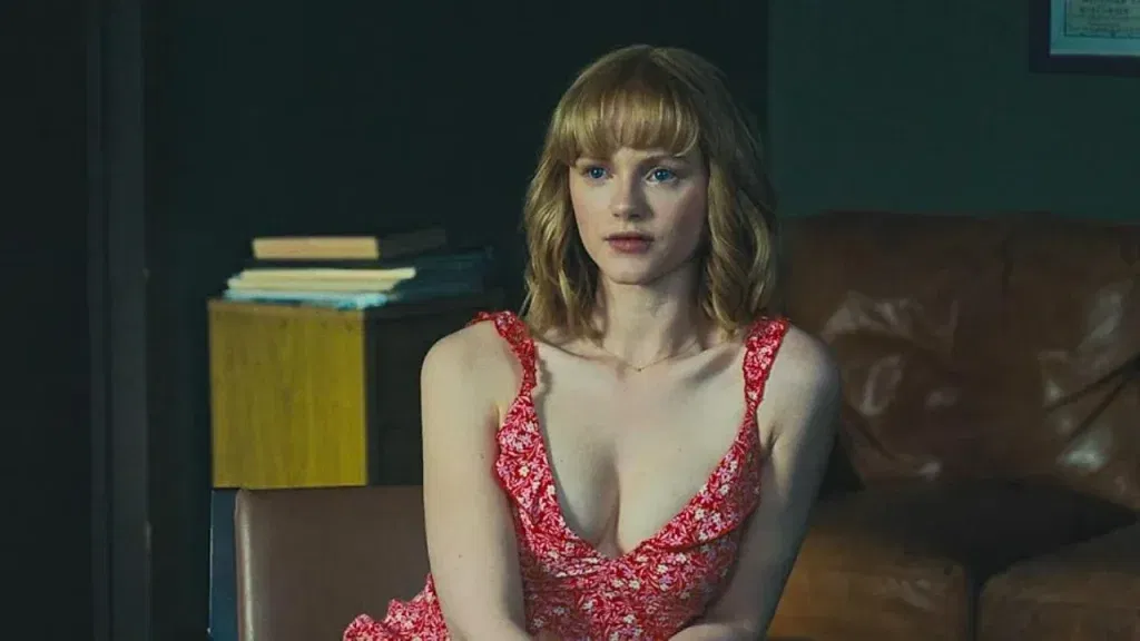 Emma Laird as Iris in Mayor of Kingstown