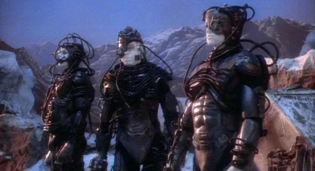 Star Trek: 5 Alien Races That Could Build Green Lantern Tech, Ranked 21 The Borg land on a planet