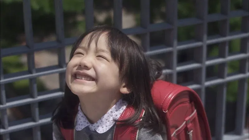 Mana Ashida as a young child in her breakout role in the 2010 television drama series Mother. 