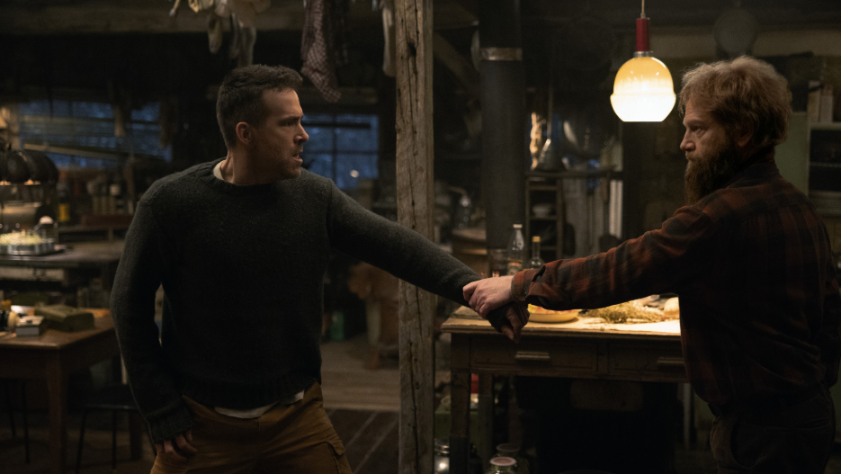 Ryan Reynolds and Kenneth Branagh in Mayday