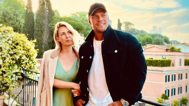 Alan Ritchson and Catherine Ritchson