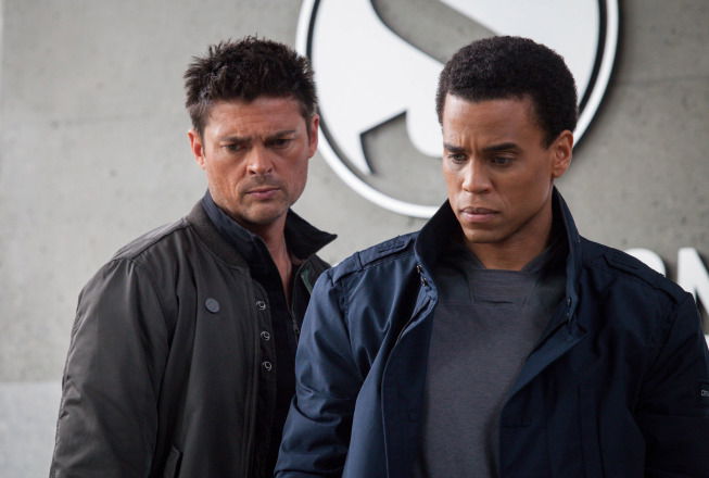Kennex and Dorian investigate