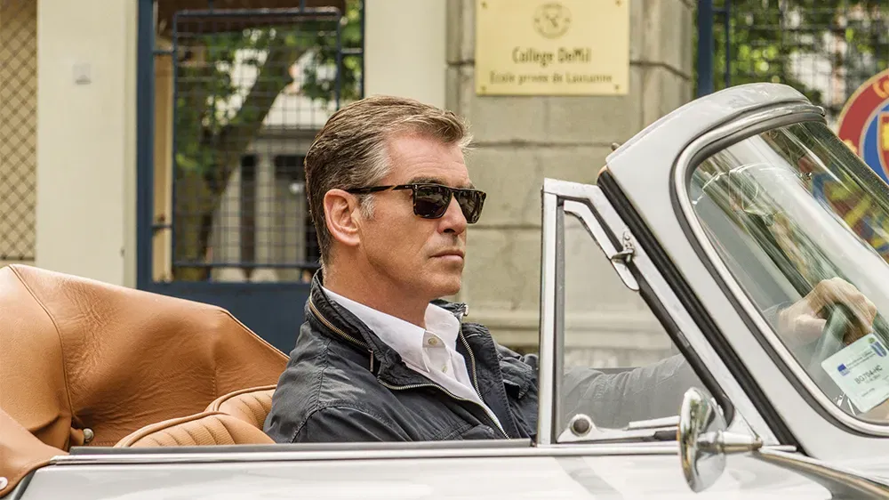 Pierce Brosnan as Agent Peter