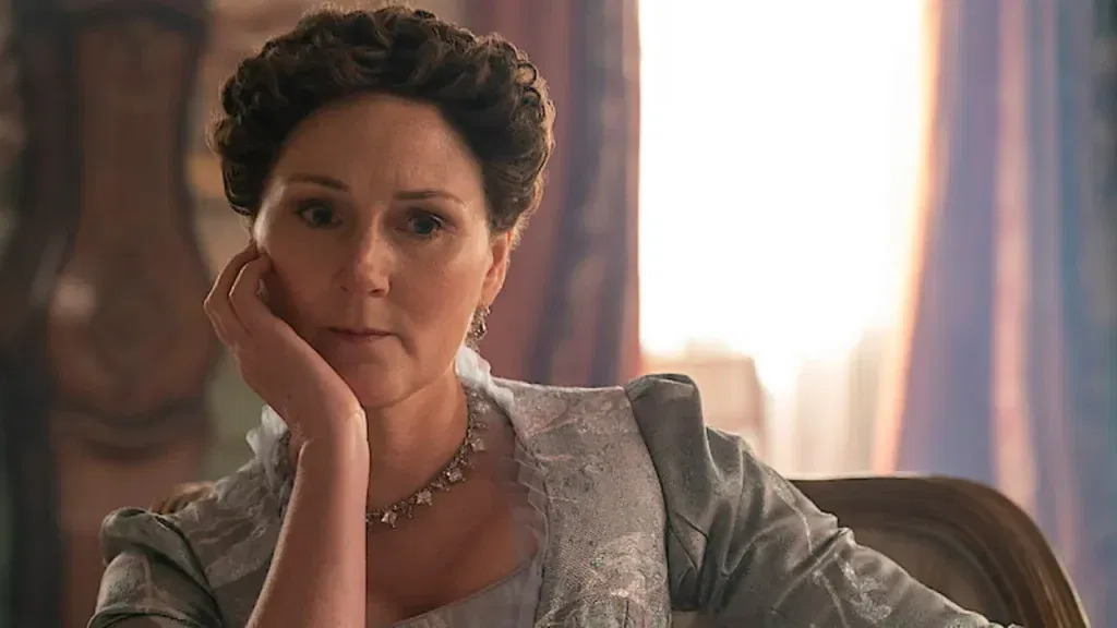 Ruth Gemmell as Lady Violet in Bridgerton